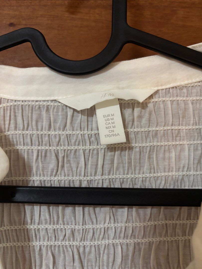 H&M Long Sleeve Top (Category: Longsleeves) located in Trece Martires City. Submitted by decluttercloset_niks (Listing ID 1460300335, Image 2). Description: •Medium but is oversized so fits up to 2XL frame •bought it because it reminds me of pirates, still haven't had the chance to wear it.