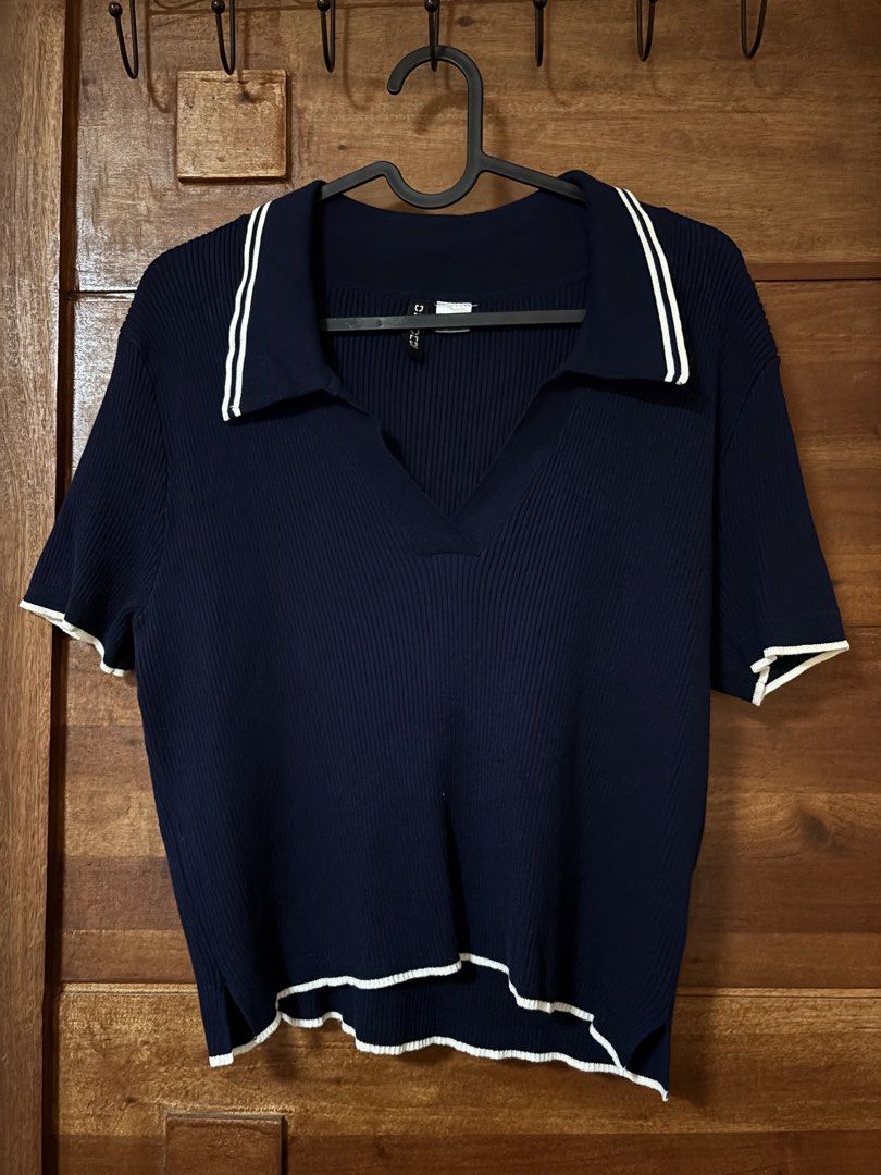 H&M Navy Blue Collared Knit Top (Category: Blouses) located in Trece Martires City. Submitted by decluttercloset_niks (Listing ID 1460300339, Image 1). Description: - barely worn, no issues 📍 Trece Martires, Cavite 💸 MOP: GCash / Metrobank 🛵 MOD: Lalamove • Pay first — buyer shoulders the delivery fee. • For clothes, I do next-day delivery so I can properly prepare your order before sending it out. .
