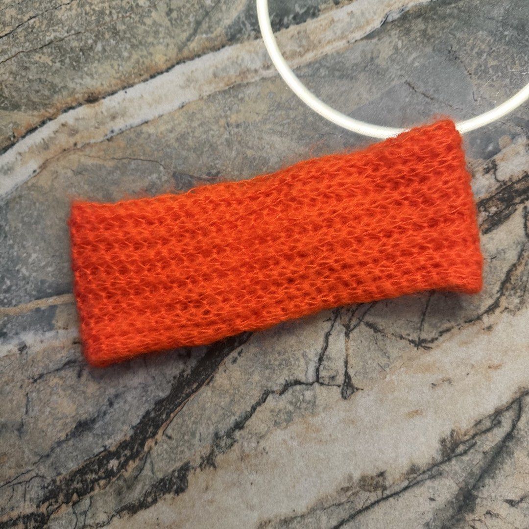 H&M orange headband (Category: Hair Accessories) located in Pasig City. Submitted by ynahperez (Listing ID 1460221973, Image 3). Description: .
