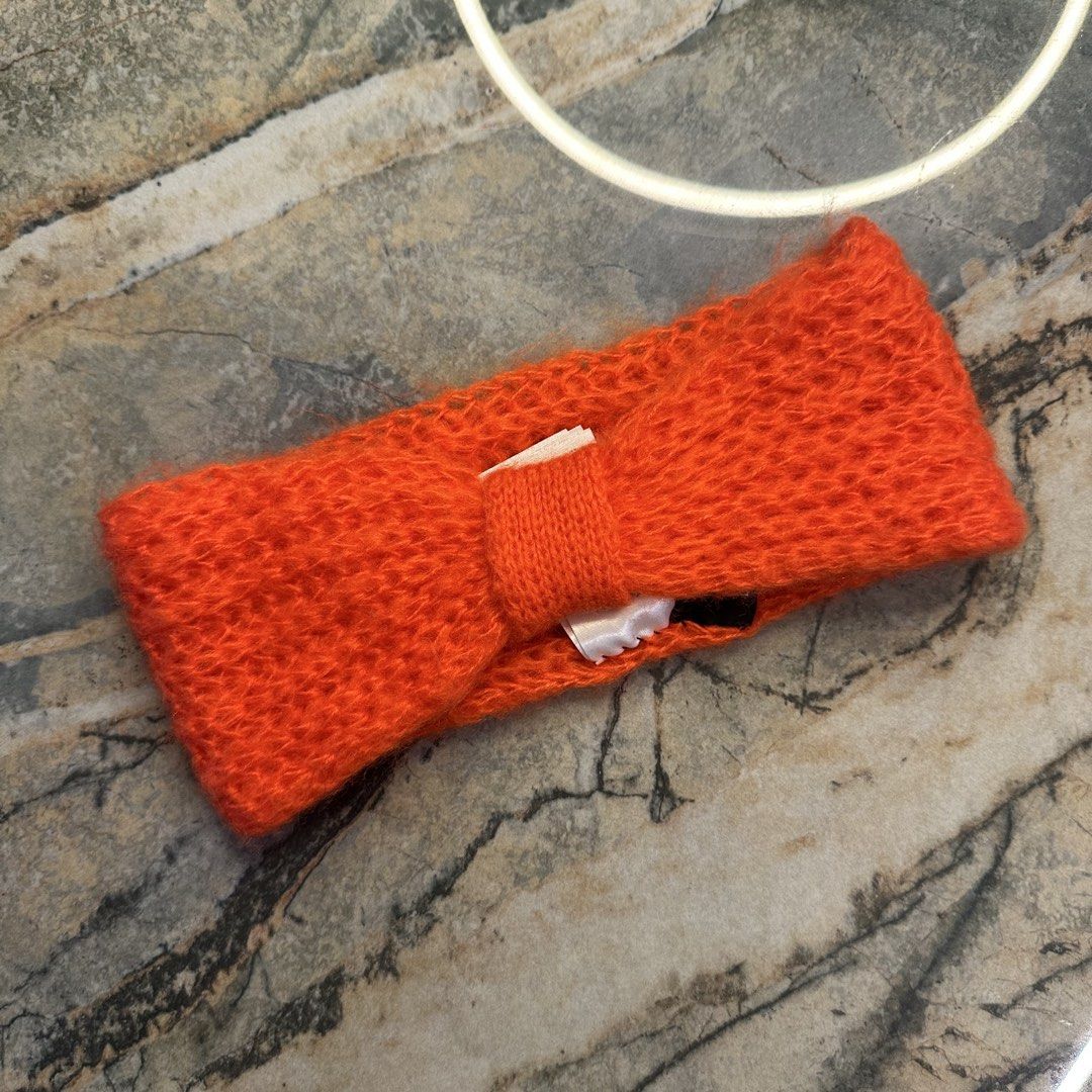 H&M orange headband (Category: Hair Accessories) located in Pasig City. Submitted by ynahperez (Listing ID 1460221973, Image 1). Description: .
