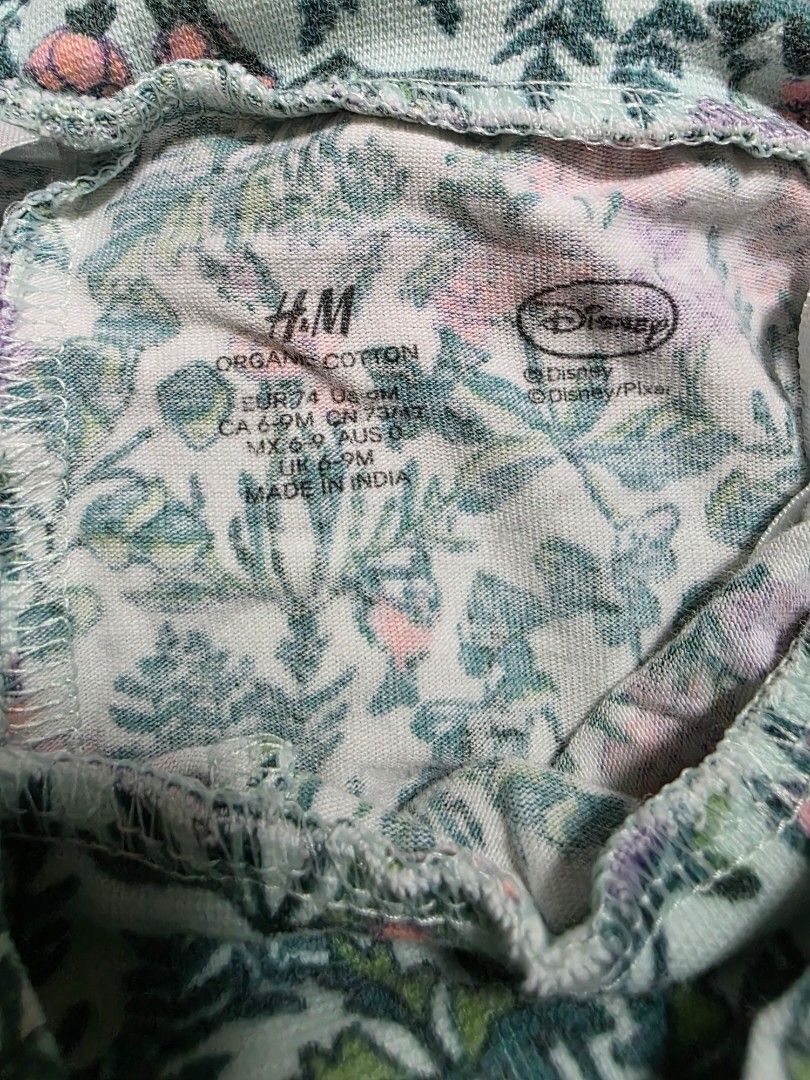 H&M pair (Category: Babies & Kids Fashion) located in Cainta. Submitted by shopaholic_grl (Listing ID 1460152402, Image 2). Description: Onesie and leggings true pair 9 months on tag. May be worn up to 1 year.