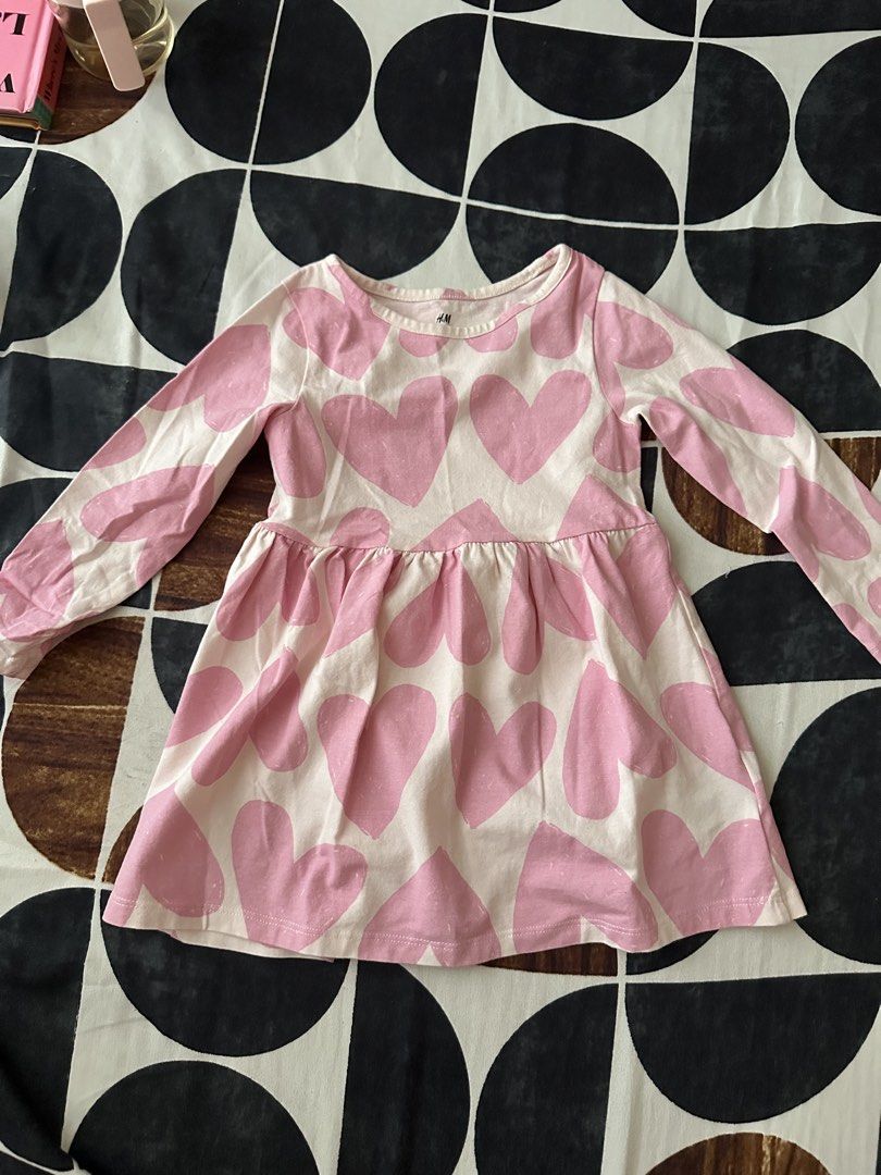 H&M Pink Hearts Dress (Category: Babies & Kids Fashion) located in Makati City. Submitted by jannst (Listing ID 1460135624, Image 1). Description: .
