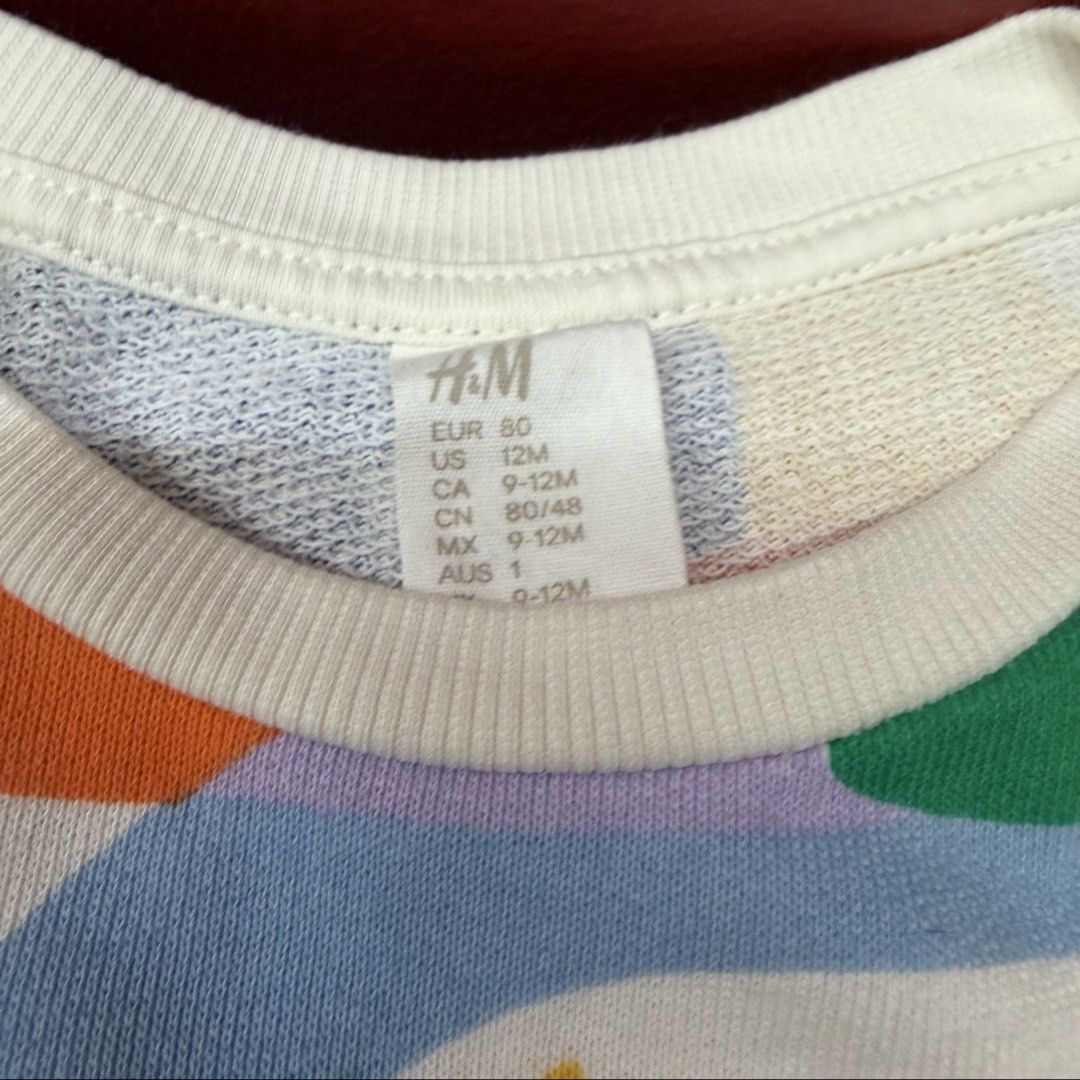 H&M print longsleeve dress (Category: Babies & Kids Fashion) located in Manila. Submitted by coolandchic (Listing ID 1460230813, Image 2). Description: 9-12.