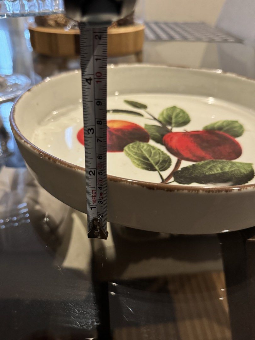 H&M round serving bowl (Category: Dinnerware & Cutlery) located in San Juan City. Submitted by sageberries (Listing ID 1460180205, Image 2). Description: .