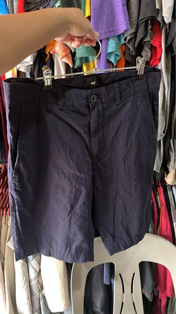H&M Shorts (Category: Chinos) located in Malaybalay. Submitted by marguirette (Listing ID 1460150491, Image 1). Description: Size: 30 for men Like New Condition Source: US Ukay.