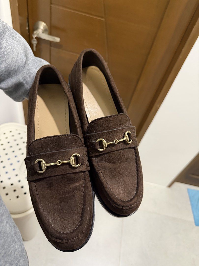 H&M womens loafers (Category: Loafers) located in Las Pinas. Submitted by felicianoh40332 (Listing ID 1460275350, Image 3). Description: Used only once Size 7 but can fit size 8.