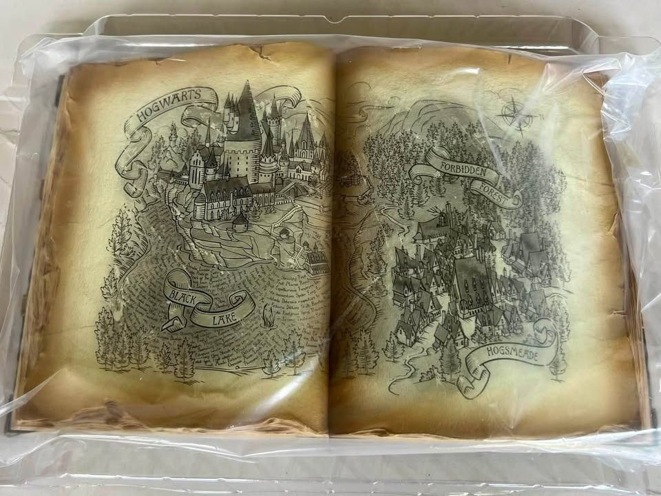Hogwarts Legacy PS5 Collector’s Edition (Category: PlayStation) located in Caloocan City. Submitted by newgem_758a67 (Listing ID 1460286109, Image 3). Description: • Opened for inspection and for picture taking. It was never displayed • Includes the steelbook and the iconic Floating Wand + Book of Knowledge display • Full game not included • Digital game codes included but may already be expired due to the original release .