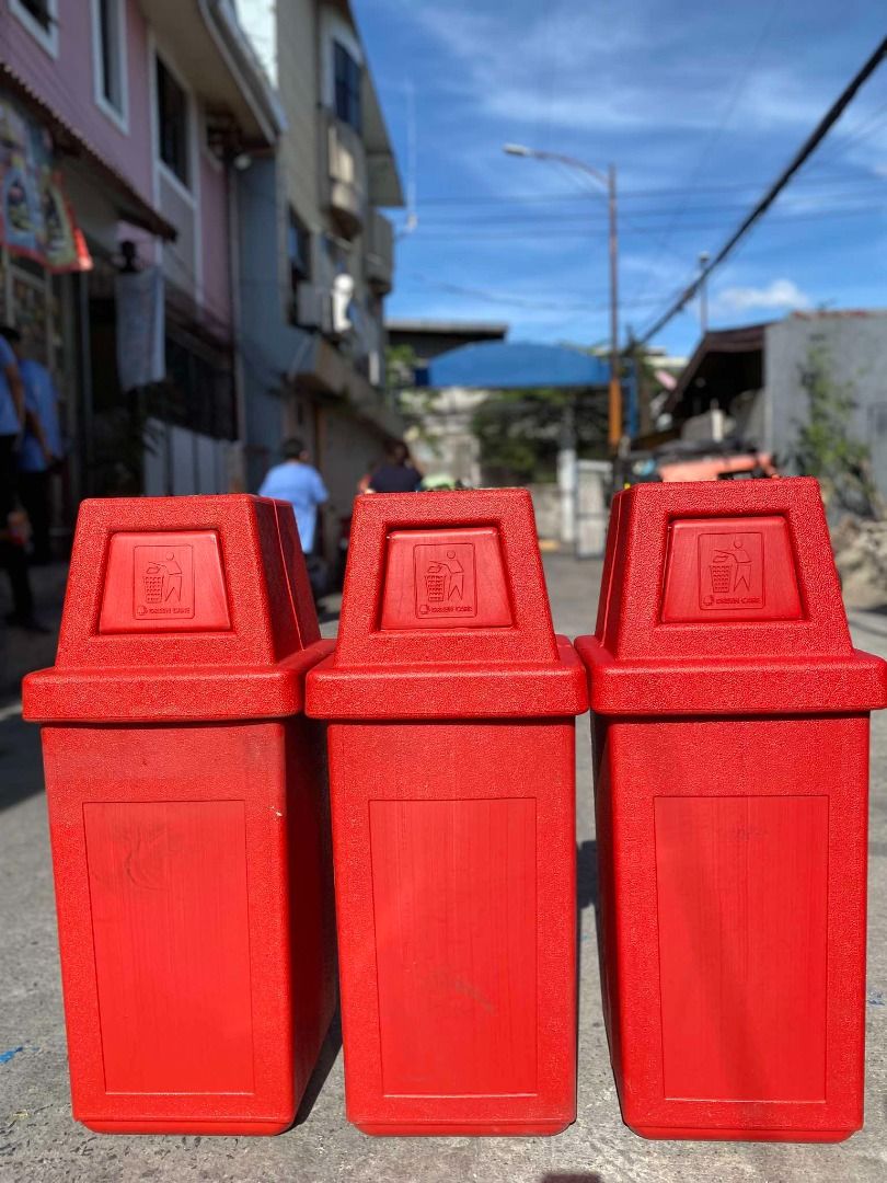 hooded trash bin (Category: Storage Boxes & Baskets) located in Manila. Submitted by happy_5845 (Listing ID 1460110944, Image 1). Description: hooded trash bin made of plastic material small medium large king size color: red blue green yellow black.