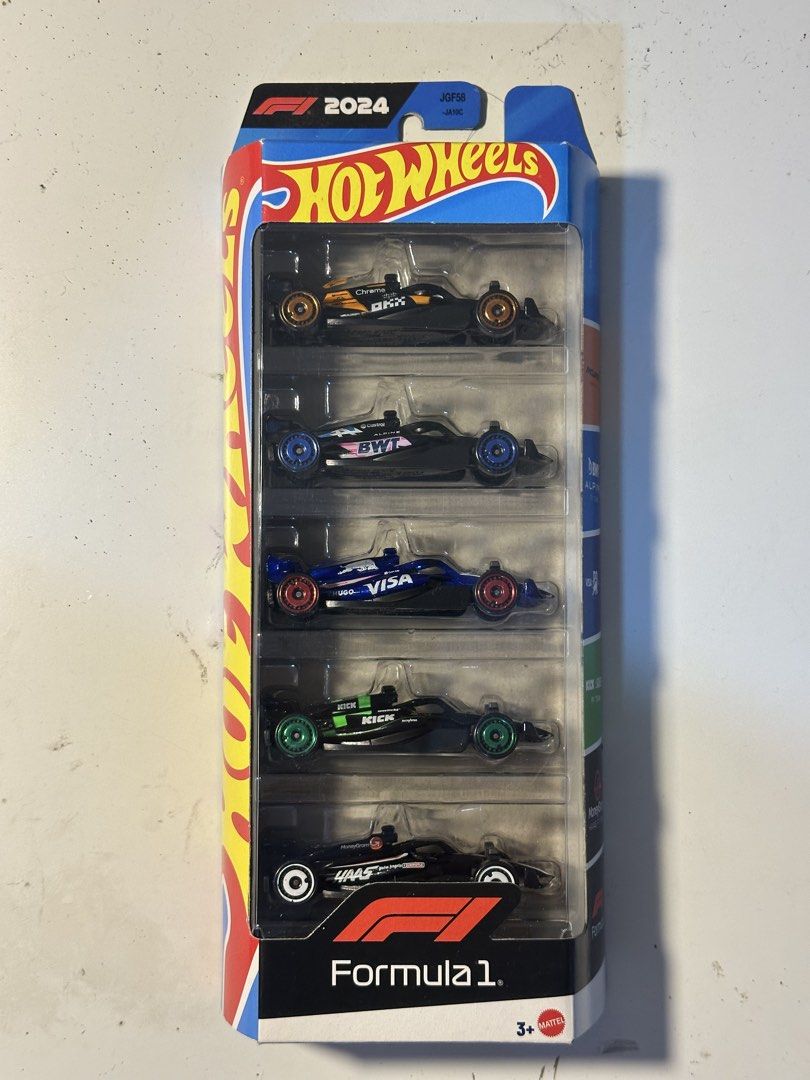 Hotwheels set (Category: Vehicle & Diecast Models) located in Makati City. Submitted by segundapatosph (Listing ID 1460139690, Image 2). Description: For take all only.