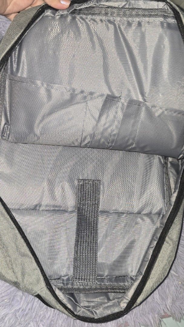Huawei Laptop Bag 16inch (Category: Laptop Bags & Sleeves) located in Talisay. Submitted by aschewzzn_finds (Listing ID 1460299021, Image 2). Description: Huawei Laptop Backpack – Gray • Original Huawei laptop backpack/freebie • Unused / stored only • Clean and in good condition • Spacious with multiple compartments • Suitable for laptop, charger, documents & everyday essentials RFS: Not in use / decluttering .