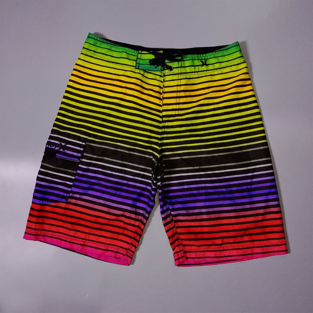 Hurley Boardshorts (Category: Shorts) located in Taguig. Submitted by 8kthrifter (Listing ID 1460131354, Image 1). Description: Waist: 31 (adjustable) Length: 19.5 Thigh: 12 Hem: 10 Color Rate: 10/10 Issue: stitch run,dot white stain (see last 2 photo) Excellent Condition.