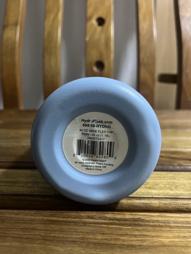 Hydro Flask 40 oz Wide Mouth Bottle (Category: Water Bottles & Tumblers) located in Davao. Submitted by reenscloset22 (Listing ID 1460283849, Image 3). Description: -Mouth cap is not the original cap upon buying - Comes with a sky blue boot - Sf will be shouldered by the buyer -Price is negotiable -Original Price: Php 2,990.