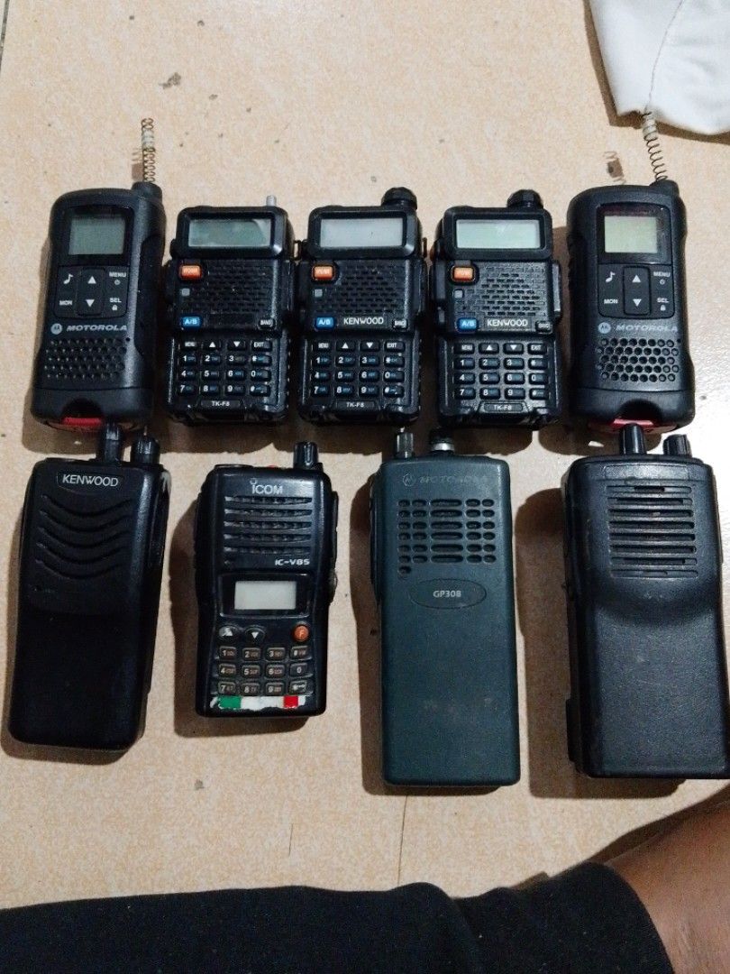 Icom & Kenwood (Category: Walkie-Talkie) located in Quezon City. Submitted by mhond-ray192512 (Listing ID 1460241432, Image 1). Description: For sale: Aspack 5pcs. kenwood/ 1 icom ic-v85 & 3pcs.motorola. pm sa interested🛵🚙.