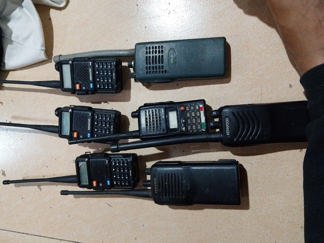 Icom & Kenwood (Category: Walkie-Talkie) located in Quezon City. Submitted by mhond-ray192512 (Listing ID 1460241432, Image 2). Description: For sale: Aspack 5pcs. kenwood/ 1 icom ic-v85 & 3pcs.motorola. pm sa interested🛵🚙.