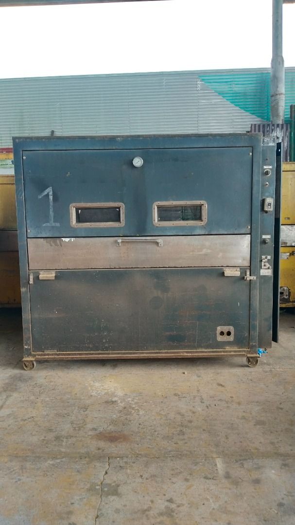 Industrial Deck Oven / Commercial Bakery Deck Oven (Category: Ovens & Toasters) located in Quezon. Submitted by loida.batusin2022 (Listing ID 1460135057, Image 1). Description: Brand: DCM Oven Rotary Oven Price is negotiable Meet up at Velfram Food Corporation Plant Office in Maharlika Highway, Brgy Talipan, Pagbilao Quezon.