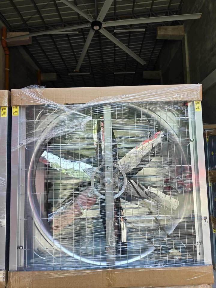 Industrial Exhaust Fan (Category: Industrial Equipment) located in Caloocan City. Submitted by noblefox_eace2c (Listing ID 1460157321, Image 2). Description: 🔥 INDUSTRIAL EXHAUST FAN FOR SALE! 🔥 Looking for a powerful and reliable exhaust fan for your shop, warehouse, restaurant, factory, or commercial space? This industrial exhaust fan is built to help improve airflow and remove heat, smoke, and unwanted odors. ✅ Heavy-duty industrial use ✅ Po
