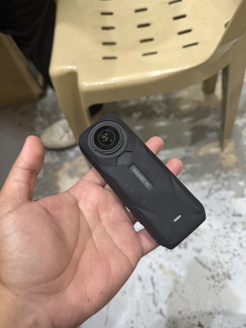 Insta 360 X5 (Category: Cameras) located in Manila. Submitted by harryelizondo (Listing ID 1460196205, Image 2). Description: For Sale Insta 360 X5 512gb Super kinis pa w/ charger only Price: 25,000! Nego Location: Manila, San Juan, Manda.