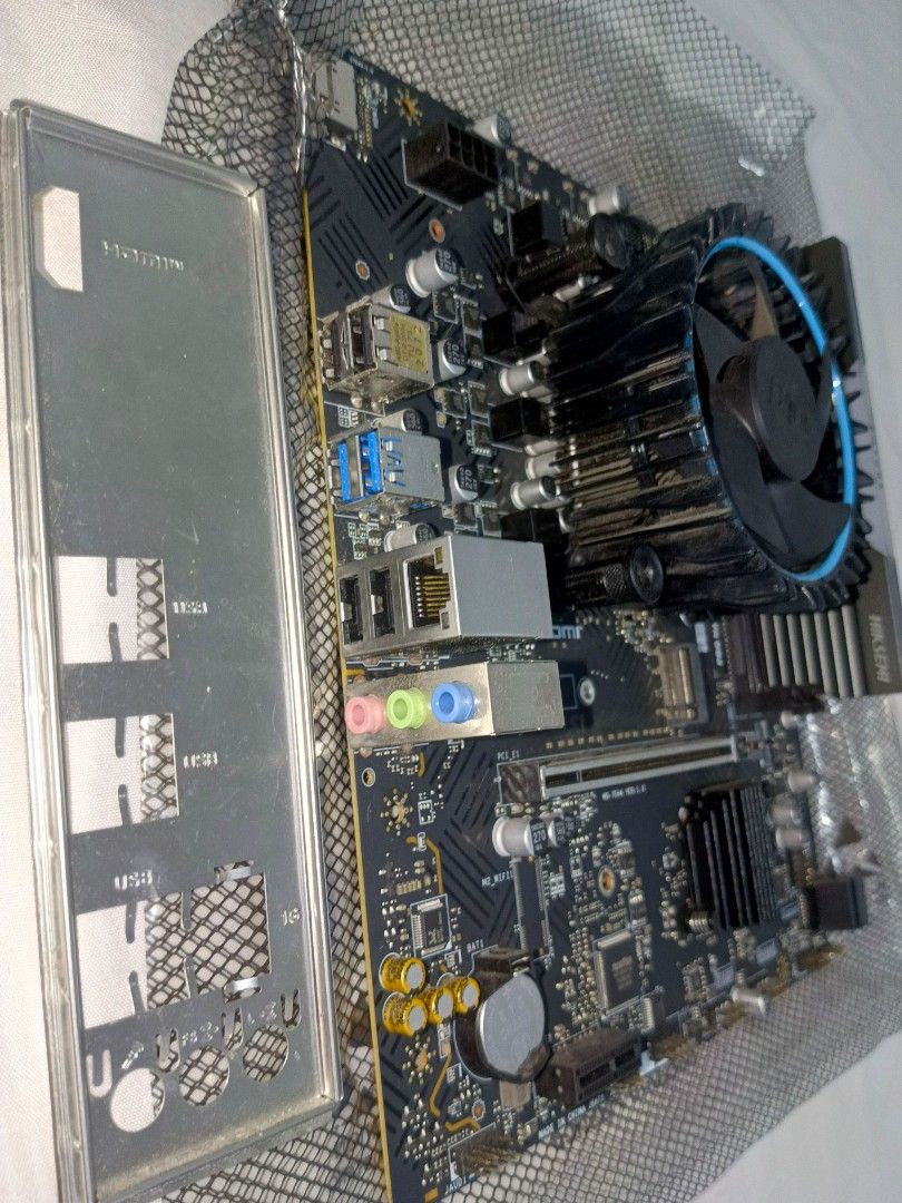 INTEL i5-12400 + MSI H610M-S DDR4 (Category: Desktops) located in Naga. Submitted by alabyuuuu (Listing ID 1460254001, Image 3). Description: 🔥 INTEL i5-12400 + MSI H610M-S DDR4 — ₱8,500 🔥 Perfect for gaming, work, school, editing, and everyday use! Great upgrade for an affordable DDR4 build. 📦 INCLUDED: ✅ Intel Core i5-12400 • 6 Cores / 12 Threads • Up to 4.4GHz Turbo • Excellent performance for gaming & productivity • Intel UHD Graphics 730 