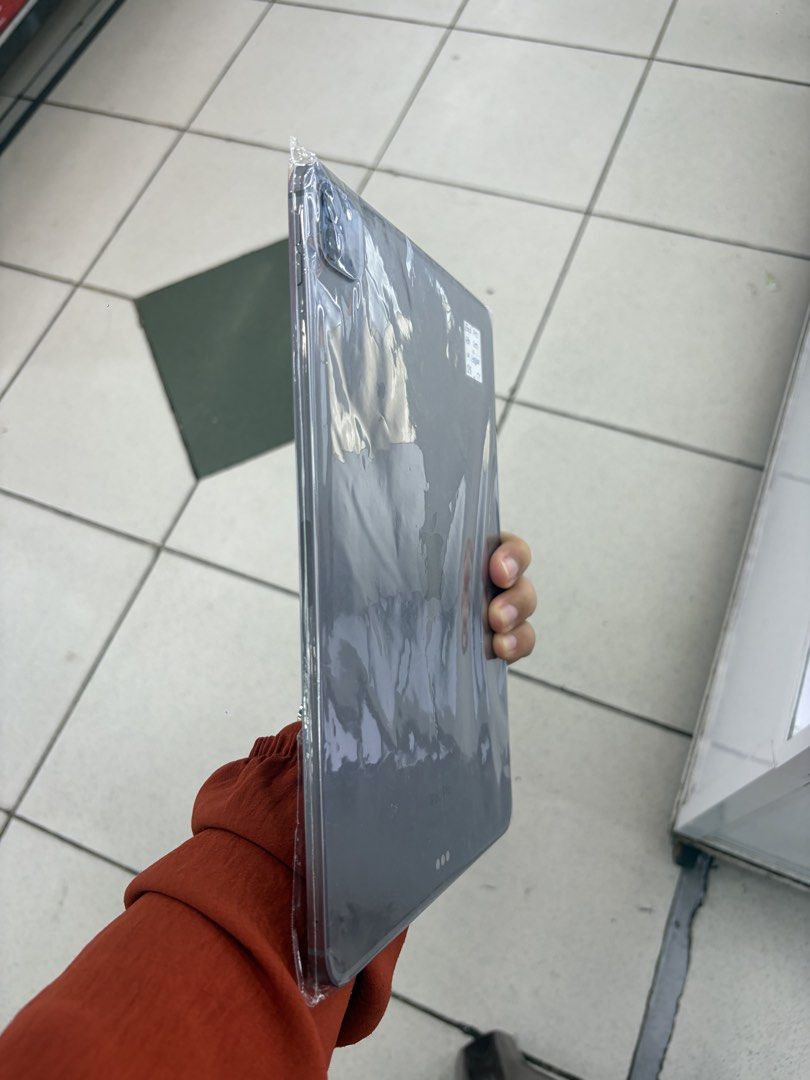 Ipad Pro M2 128gb Cellular 11inch 95% makinis (Category: iPad) located in San Juan City. Submitted by javedsgadgetshop (Listing ID 1460124271, Image 3). Description: INSTALLMENT OPTIONS : SPAY LATER / GGIVES / CREDIT CARD / SKYRO / HOMECREDIT (BRANDNEW) WE BUY AND SELL SO PWEDE MAGBINTA OR SWAP ! Quick Specs : 💵 Ipad Pro M2 (11inch) •128gb •NTC Variant •Good batt health •Factory Unlock •98% Smoothness •No hidden issue | No Repaired •100% Authent