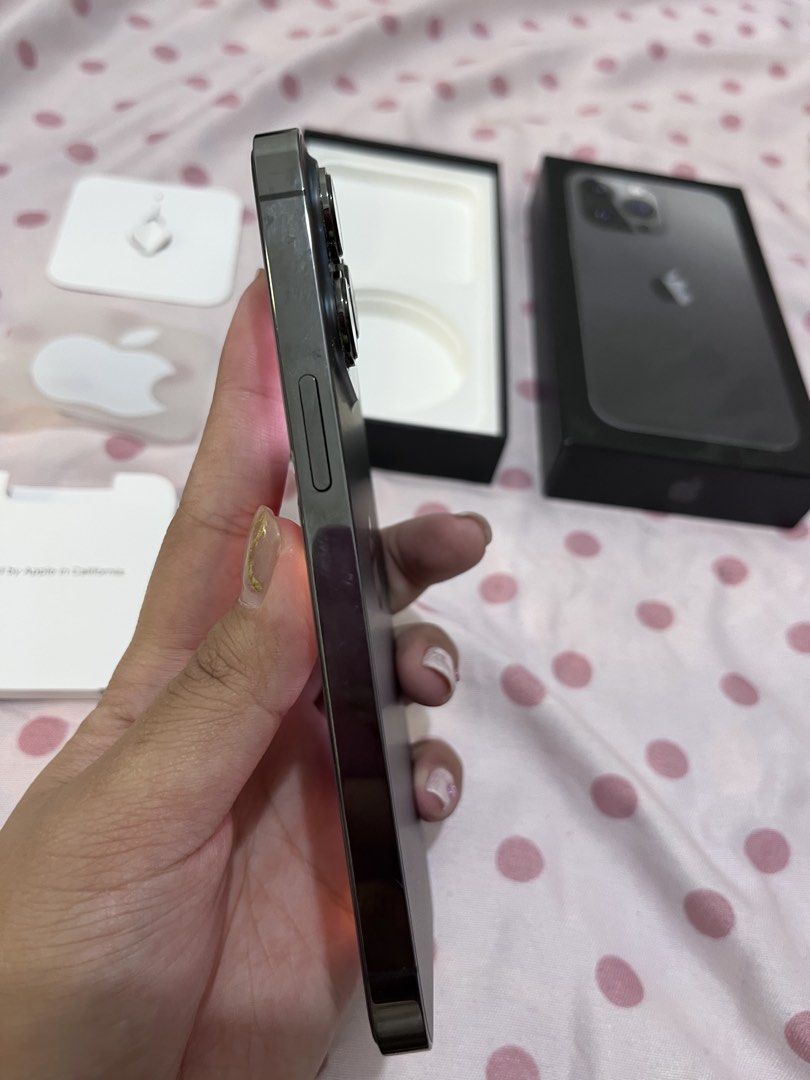 Iphone 13 pro 256gb openline (Category: iPhone 13 Series) located in Antipolo. Submitted by euntak (Listing ID 1460215079, Image 3). Description: Iphone 13 pro 256gb Available on october 15 Open line 77 batt health makunat pa din With original cord Small tiny hairline sa screen. Pero hindi po basag. no history of repair. Free cases na din po 😊 Rfs: upgrade Hello! Selling my personal well loved phone. Please see photos or pm me for details. I wil