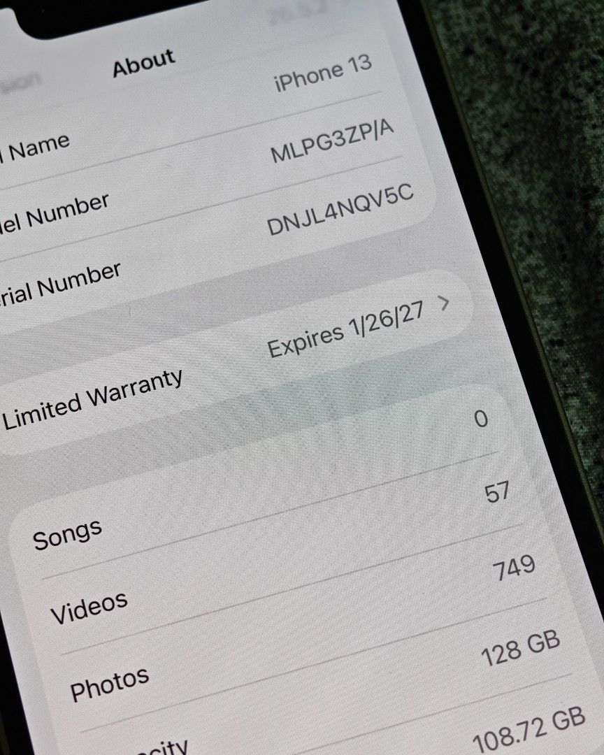 Iphone 13 Starlight 128gb (Category: iPhone 13 Series) located in Manila. Submitted by anj2123 (Listing ID 1460116560, Image 2). Description: IPhone 13 starlight 128gb 90% Battery Health true tone ✓ face id ✓ any sim ✓ all working no issue complete with box and adaptor 1 case free Loc: Manggahan,Gen tri .