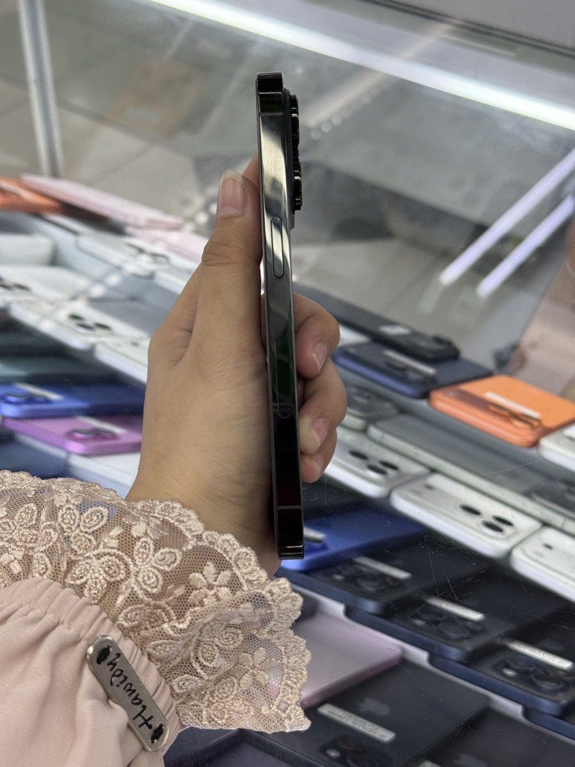 IPHONE 14 PRO 256(ESIM) (Category: iPhone 14 Series) located in San Juan City. Submitted by gadgetariangh_bea (Listing ID 1460178130, Image 2). Description: IPHONE 14 PRO (US/ESIM) 14 PRO 256GB OPENLINE/FACTORY UNLOCKED 100% BATTERY HEALTH BLACK OPEN FOR SWAP/TRADE-IN CREDIT CARD INSTALLMENT GCASH GGIVES INSTALLMENT PHYSICAL STORE PICK-UP CASH ON DELIVERY VIA PERSONAL RIDER SHIP VIA LBC (PAYMENT FIRST) CALL OR TEXT 0931-900-0997.