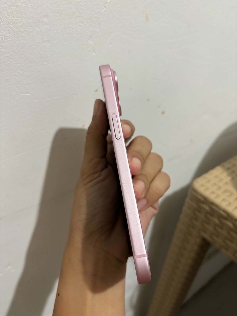 iPhone 15 128gb (Category: iPhone 15 Series) located in Manila. Submitted by bureeee (Listing ID 1460162325, Image 3). Description: April 2026 first use With box. Free Anker charger. No issues. RFS: Need funds.