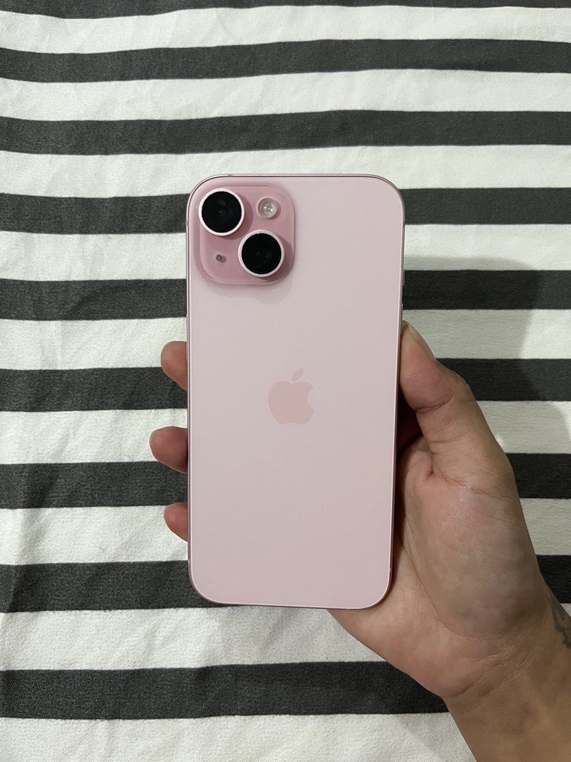 Iphone 15 (Category: iPhone 15 Series) located in Makati City. Submitted by happystone.12 (Listing ID 1460176429, Image 3). Description: Iphone 15 128 gb Still under warranty until 3/21/27 97% batt health Complete with box Local Variant Parañaque.