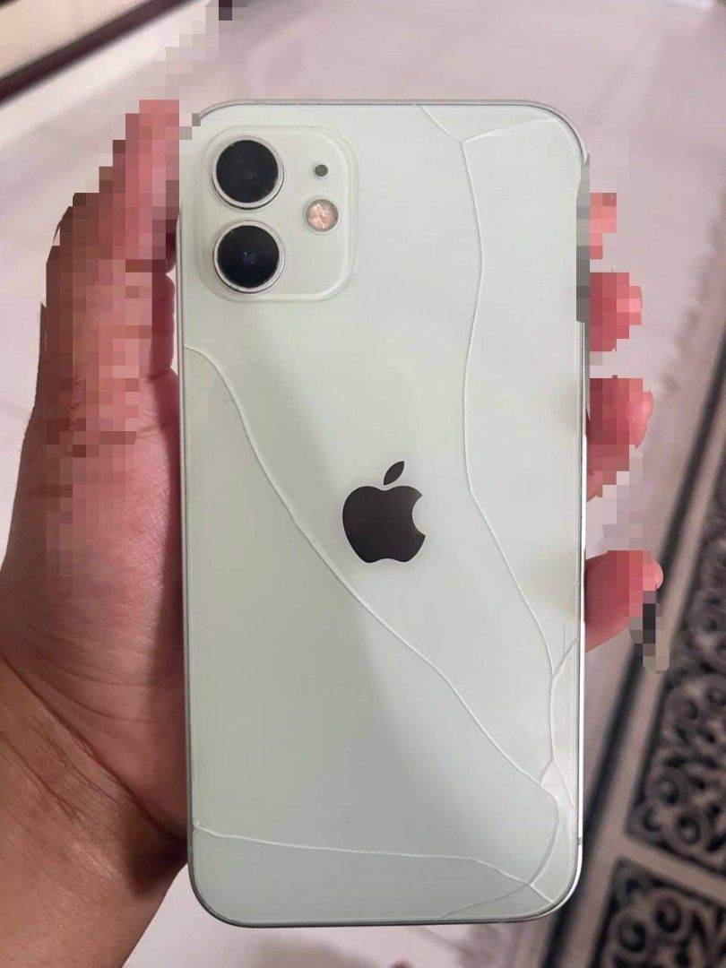 iphone (Category: iPhone 12 Series) located in Johor Bahru. Submitted by napisnakwave (Listing ID 1460274644, Image 3). Description: Iphone 12 condition 8/10 yg pernah tuka lcd dgn baterry..backglass memg retak...camera okey tkde masalah face id okey..simcard okey..BOLEH NEGO YE JGN RISAUU...PAPE PM.