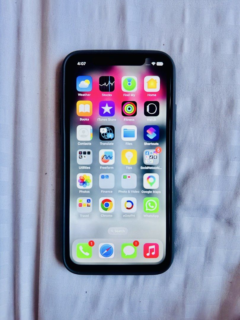 Iphone X 64gb Smart locked (Category: iPhone X Series) located in Manila. Submitted by eestuophedhuoahko (Listing ID 1460276284, Image 3). Description: - smart locked - unit only - 100% battery health - we are not liable to any issue caused by update of IOS, iphone X is not obviously a newer model Free shipping NCR/Metro Manila Can di meet up.