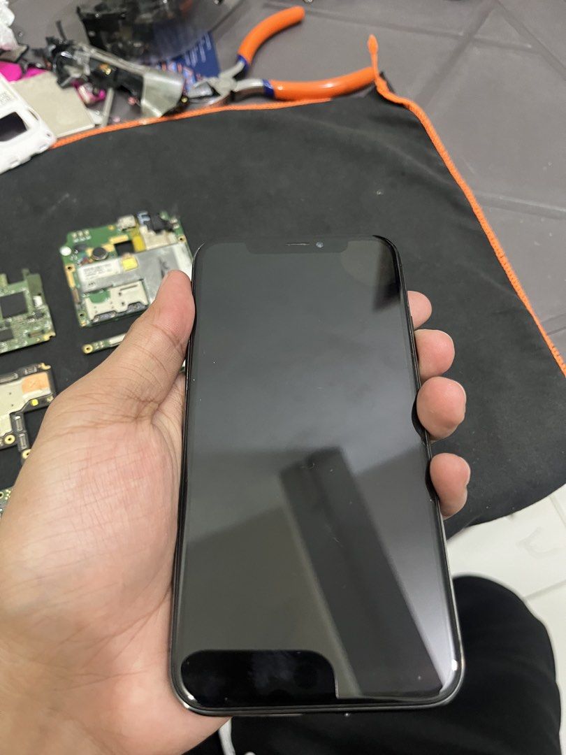 Iphone xs defect. Parts out (Category: iPhone X Series) located in Manila. Submitted by kayd86043 (Listing ID 1460276839, Image 2). Description: Parts out.