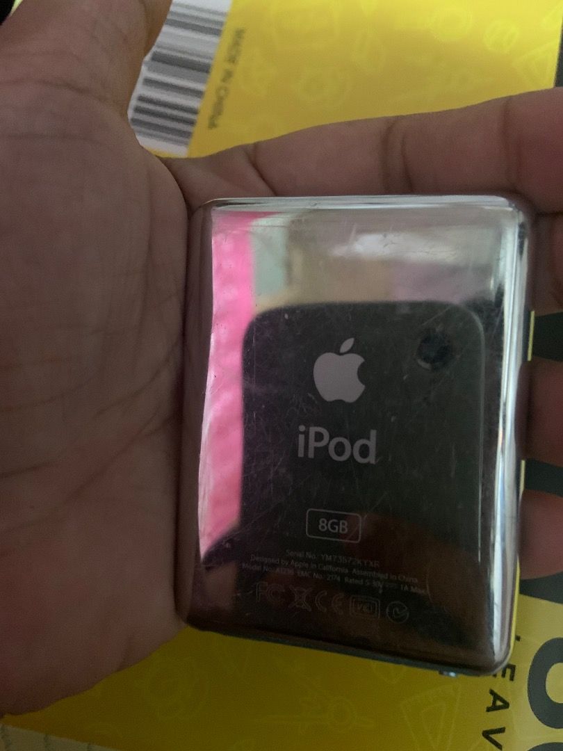 Ipod nano 3rd gen (blue) 8gb (Category: Portable Music Players) located in Caloocan City. Submitted by wildwind.3d0100 (Listing ID 1460215529, Image 2). Description: ipod nano 3rd gen (blue) 8gb new battery replaced good clickable wheels all goods (pm for demo) free charging cable free jelly case.