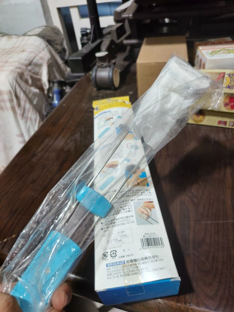Japan bath back scrubber (Category: Bathtub & Bath Accessories) located in San Leonardo. Submitted by burgossanleonardo.12345 (Listing ID 1460280101, Image 2). Description: - Brand new bath back scrubber - Japan brand - Good for scrubbing back part during bath.
