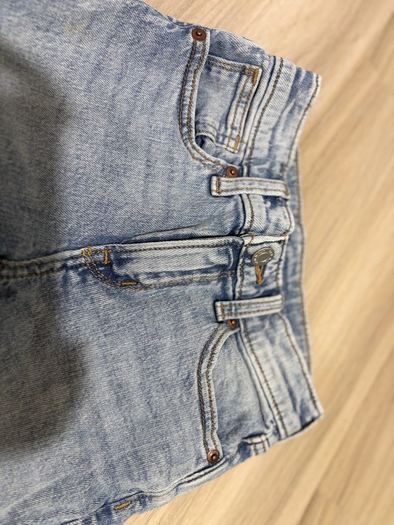 Jeans for kids (Category: Babies & Kids Fashion) located in Taguig. Submitted by shoptogetfab (Listing ID 1460302761, Image 2). Description: Jean from Old Navy Stretchy and adjustable waist like new .