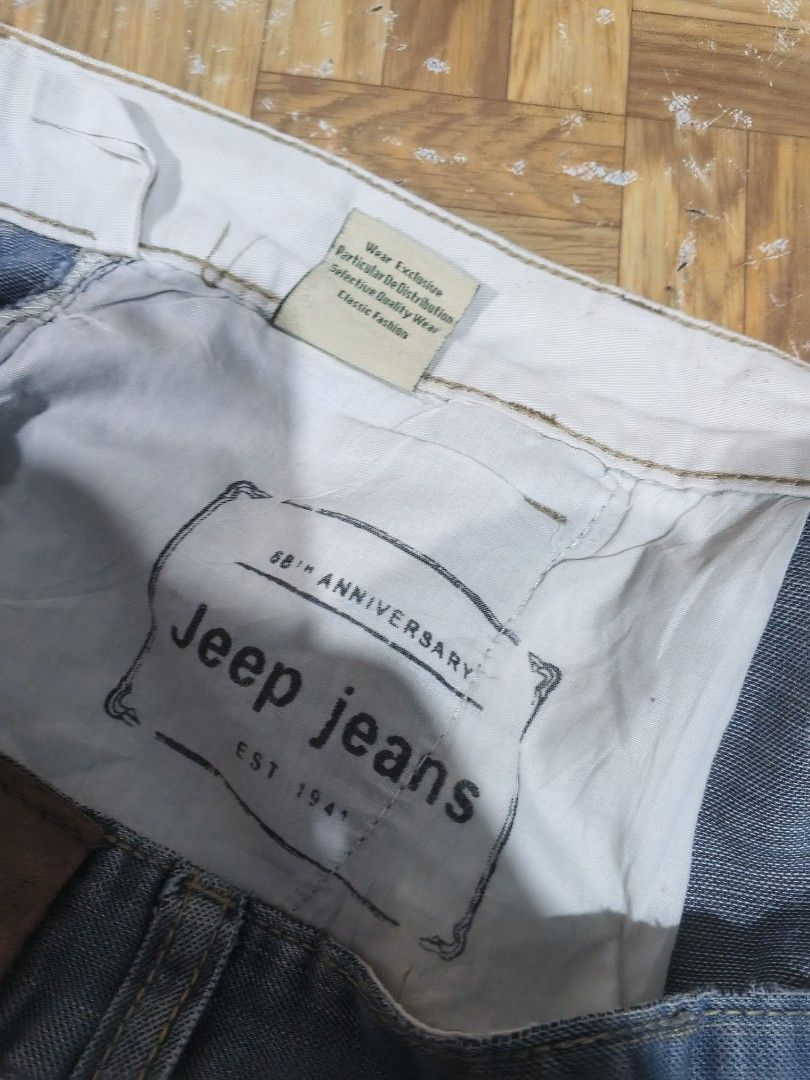 Jeep Denim Shorts (Category: Shorts) located in Indang. Submitted by shanlennon09 (Listing ID 1460200806, Image 3). Description: - Brand: Jeep - waist 40 - Style: Light wash denim shorts - Features: Classic five-pocket design, button and zip closure - Fit: Comfortable for everyday wear - Occasion: Great for casual outings.
