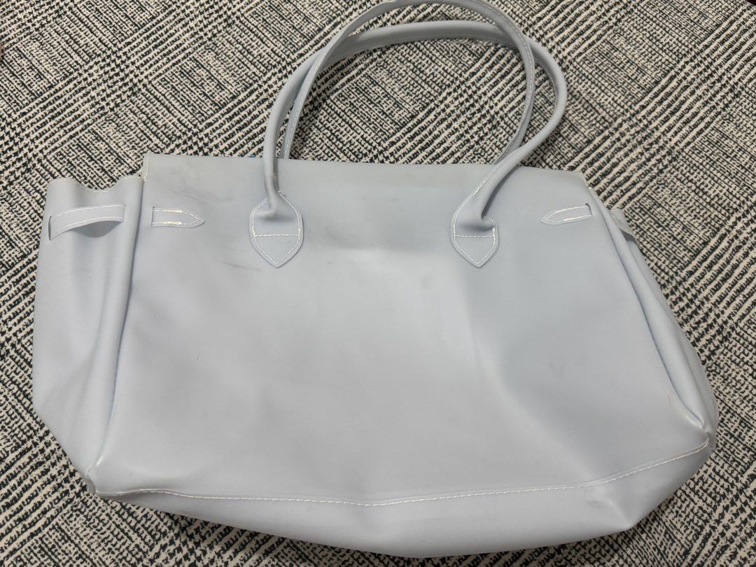 Jelly bag (Category: Tote Bags) located in Manila. Submitted by xxxmjayne (Listing ID 1460236939, Image 3). Description: Almost new Once lang nagamit Jelly bag Lighblue.