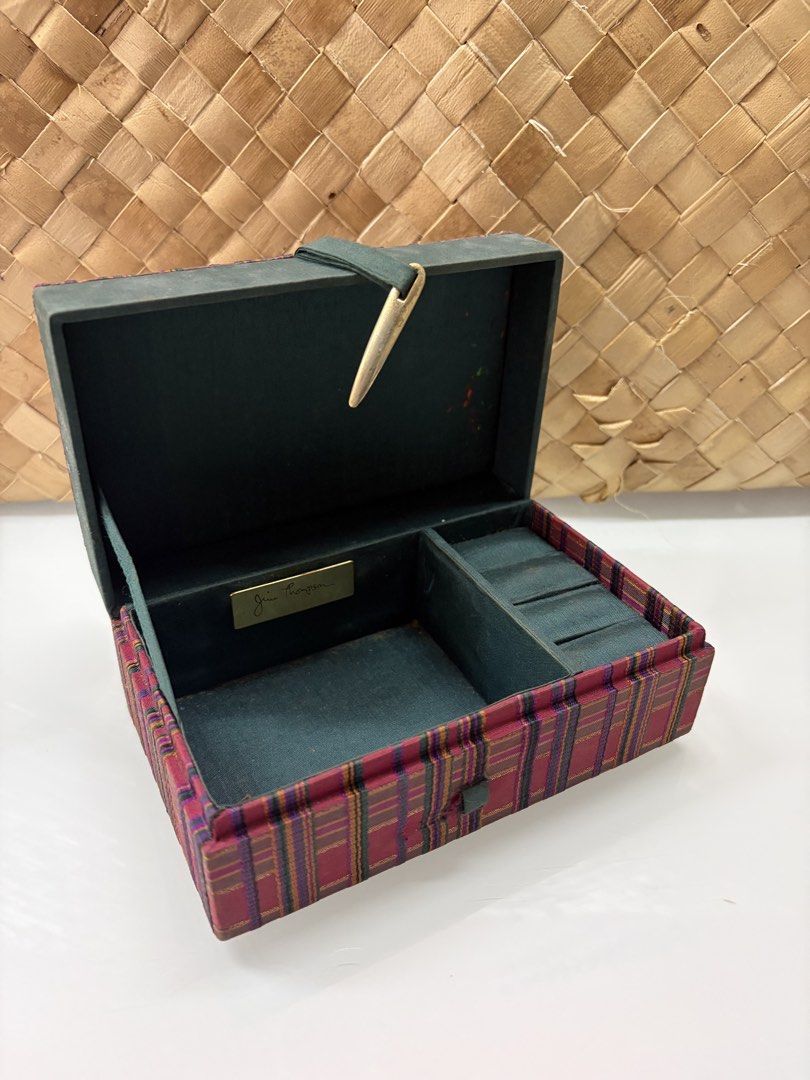 Jewelry box (Category: Accessory Holder, Box & Organizers) located in Manila. Submitted by thebookclubz (Listing ID 1460254403, Image 1). Description: .