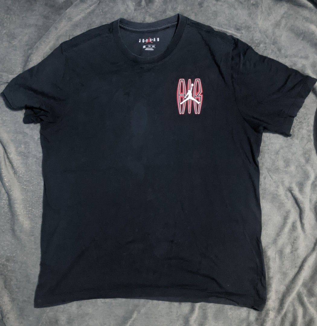 Jordan (Category: Tshirts & Polo Shirts ) located in San Ildefonso. Submitted by tripniberto (Listing ID 1460162015, Image 2). Description: Jordan Dimes:22/27L Issue: Need wash, Faded Color Rate: 8/10(or better) (lighting may affect the color on images) MOP: gcash MOD: j&t(+sf) NO RUSH SHIPPING!!! (3-5days Ship out!) please manage your expectations this is ukay items PM if interested 📩 Bulacan 📍.