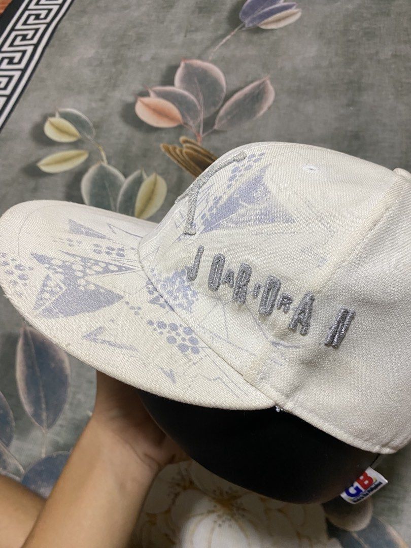 JORDAN 6 FITTED CAP VTG (Category: Caps & Hats) located in Santa Rosa. Submitted by doublepicollections (Listing ID 1460225299, Image 3). Description: Fitted Cap/Close Cap Size 7 3/8 Good Condition 9/10 Color Rate Honest issue: Need Wash.