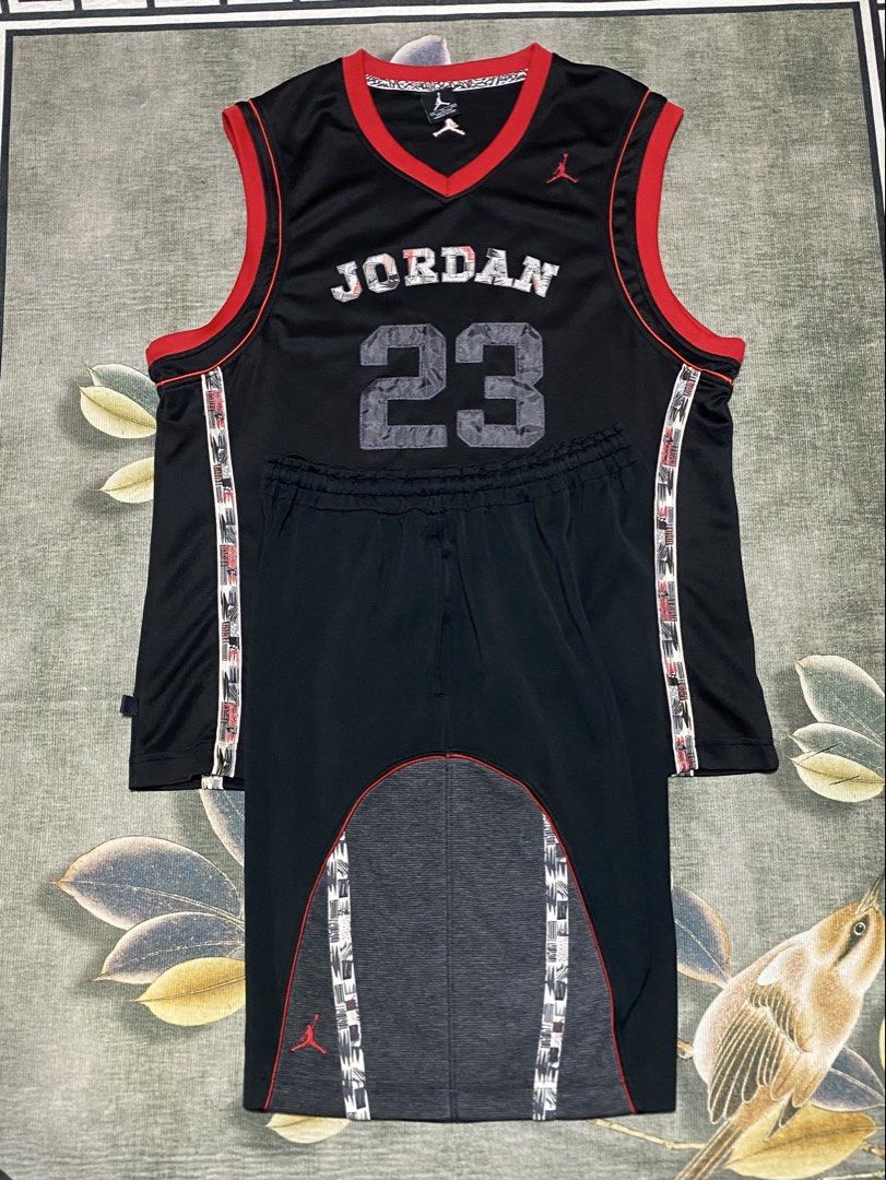 JORDAN BRICKS (Category: Tshirts & Polo Shirts ) located in Santa Rosa. Submitted by doublepicollections (Listing ID 1460226484, Image 1). Description: Top XL fit to L Bott L .