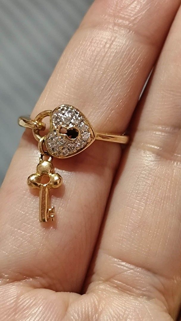 K18 Japan Gold Heart-Key Ring (Category: Rings) located in Manila. Submitted by ramos46088 (Listing ID 1460200431, Image 1). Description: Heart-Key Ring K18 / 3g / 0.11ct / s5.5.