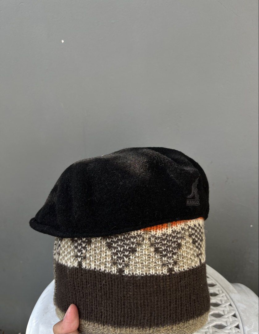 Kangol Black Flat Cap (Category: Caps & Hats) located in Balamban. Submitted by just_findss (Listing ID 1460241374, Image 2). Description: Very Excellent Condition M on tag OSFM Color Rate 9.8/10 NO ISSUE.