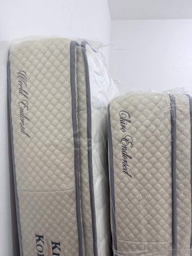 Kasur King Koil World Endorsed 180x200 (Kategori: Perabotan Rumah) berada di Jakarta Selatan. Dikirim oleh irfanalvaro (ID iklan 1460136574, Gambar 1). Deskripsi: Jual kasur king koil king size type world endorsed 180x200. Barang baru brand new masih segel. BUKAN bekas/preloved. Barang boleh di cek dulu kerumah (tangerang, talaga bestari), atau kirim langsung via lalamove. .