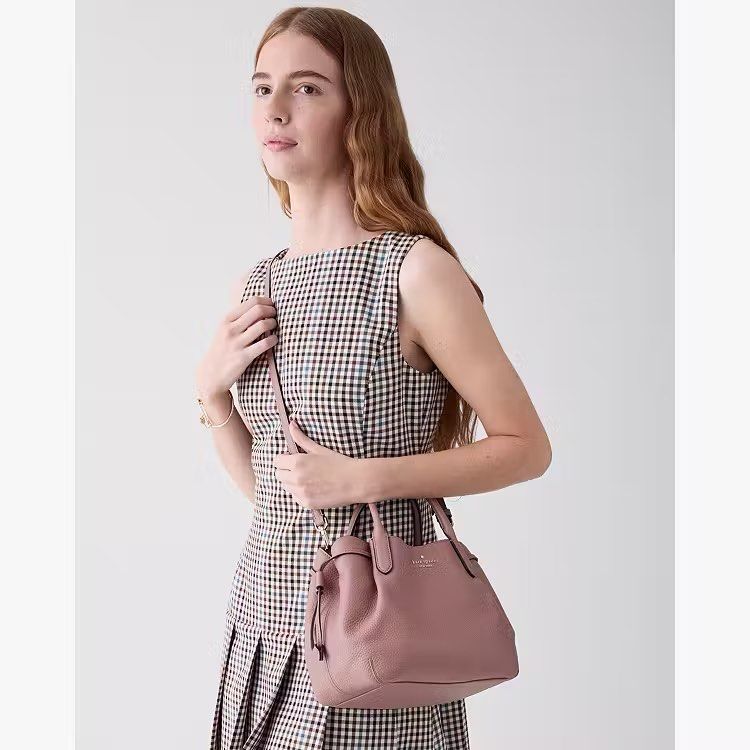 Kate Spade Dumpling Satchel 💖 (Category: Cross-body Bags) located in Manila. Submitted by the.real.love.elle (Listing ID 1460157602, Image 1). Description: ✈️ 2-6 weeks ETA 🚢 2-3 months ETA 🛒 Pre order 💌 DM for inquiries and orders Love, Elle is not affiliated with the brands mentioned. All rights and trademarks are the property of their respective owners. No sponsorship, endorsement, or property infringement is intended; all brand names and 
