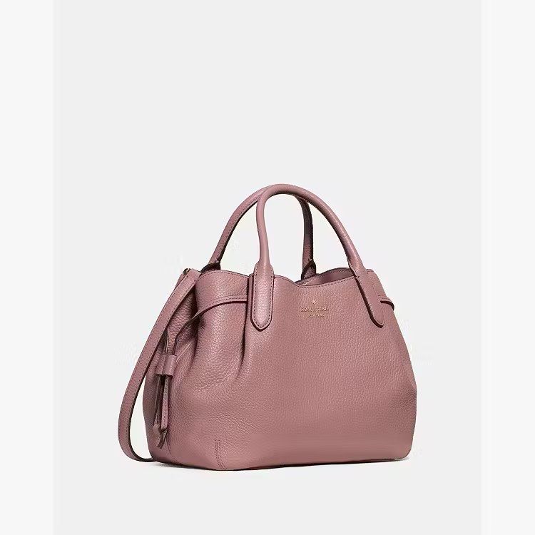 Kate Spade Dumpling Satchel 💖 (Category: Cross-body Bags) located in Manila. Submitted by the.real.love.elle (Listing ID 1460157602, Image 3). Description: ✈️ 2-6 weeks ETA 🚢 2-3 months ETA 🛒 Pre order 💌 DM for inquiries and orders Love, Elle is not affiliated with the brands mentioned. All rights and trademarks are the property of their respective owners. No sponsorship, endorsement, or property infringement is intended; all brand names and 
