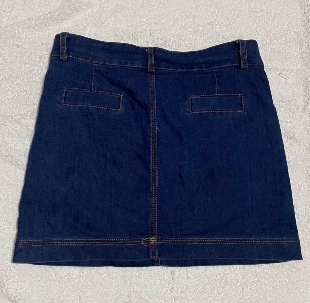 kendall y2k mini denim skirt (Category: Skirts) located in Santa Rosa. Submitted by ciacloset (Listing ID 1460239291, Image 2). Description: Size 28 (medida) NEVER BEEN USED 🤍 Really good quality Msg me for other deets ! 📍Laguna.