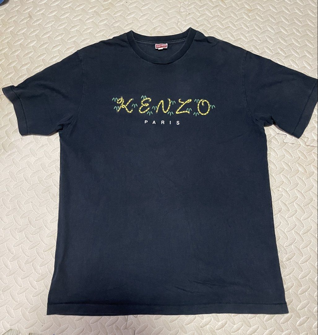 Kenzo x Nego Tiger (Category: Tshirts & Polo Shirts ) located in Cebu City. Submitted by botixc123 (Listing ID 1460125890, Image 1). Description: Size : XL on tag Dimes : 22x30 Issue : 1 super minimal hole (not very noticable) 9/10 color rate Single stitch 500+ SF .