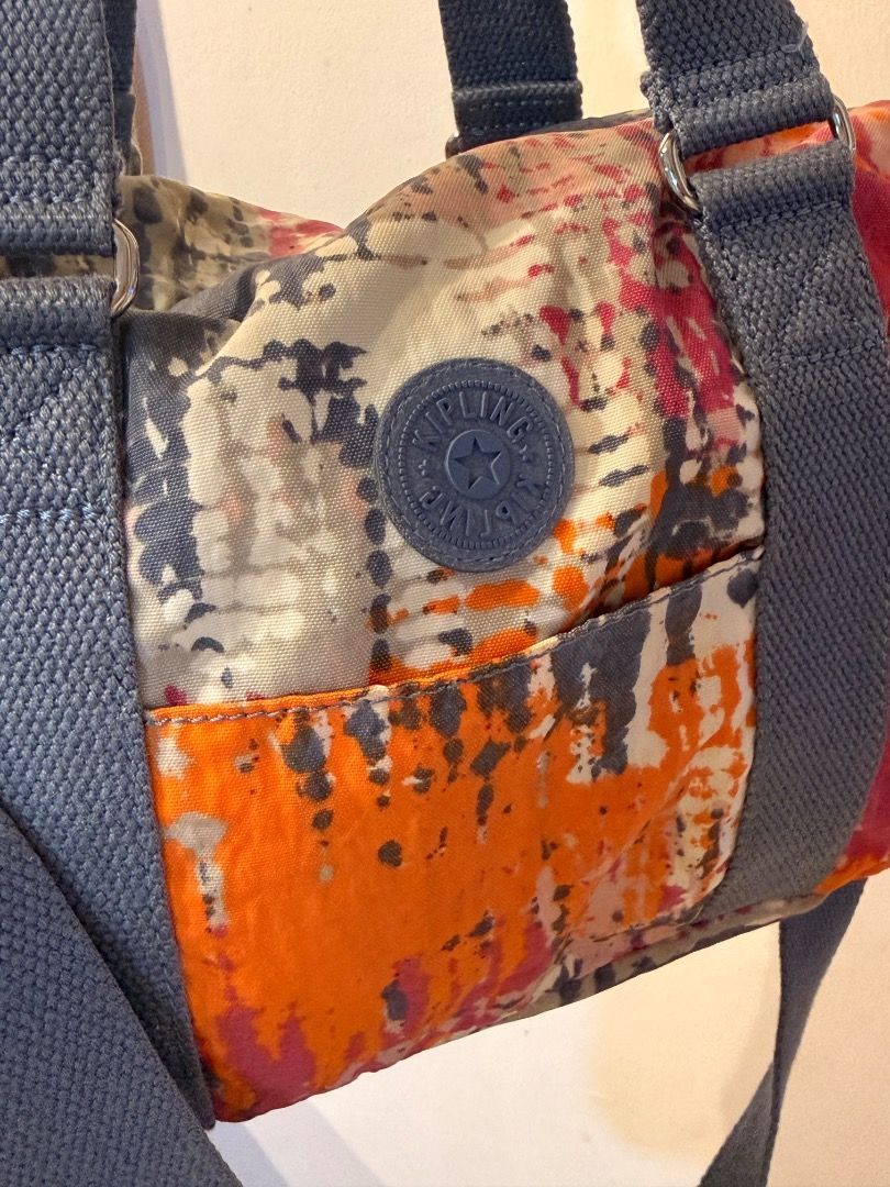 Kipling Duffle2way (Category: Cross-body Bags) located in Cagayan de Oro. Submitted by rairaibags (Listing ID 1460231655, Image 2). Description: .