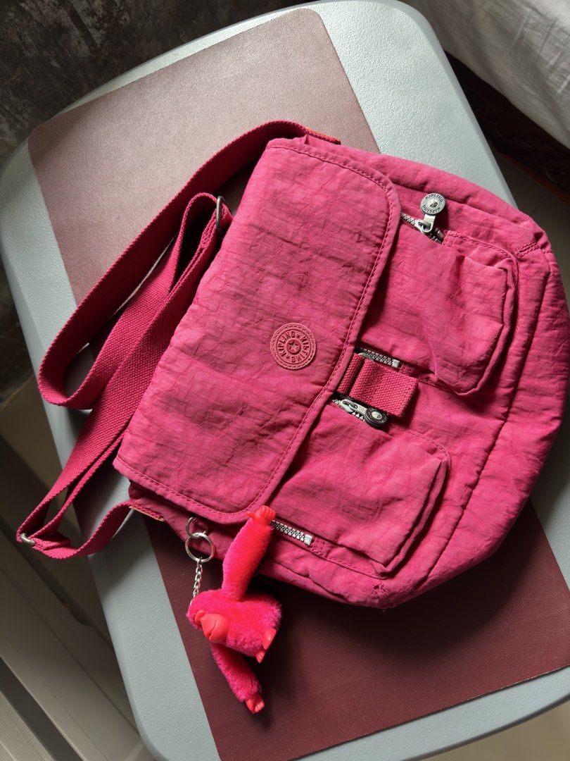 Kipling shoulder bag (Category: Luxury Bags & Wallets) located in San Mateo. Submitted by rkg_agbayani (Listing ID 1460158385, Image 1). Description: .