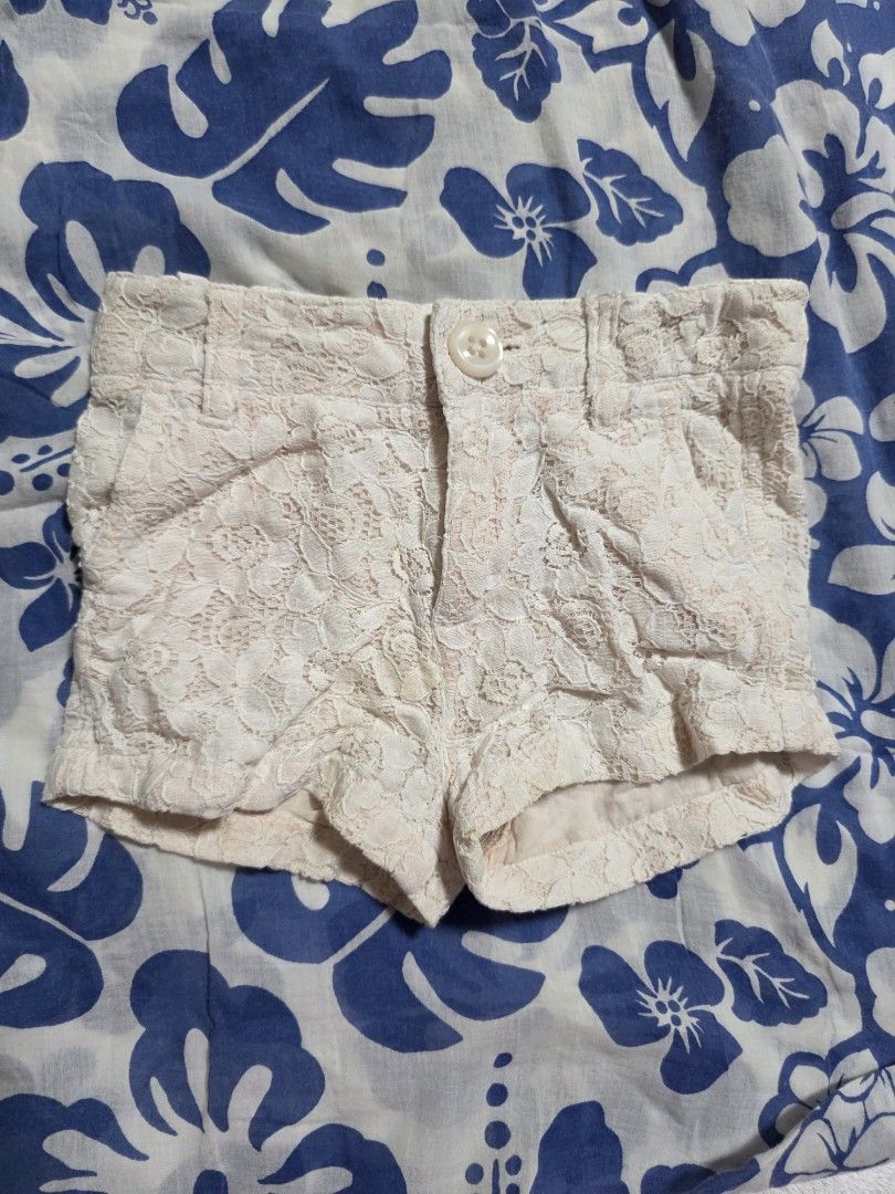 Lace Shorts (Category: Babies & Kids Fashion) located in Cainta. Submitted by shopaholic_grl (Listing ID 1460155910, Image 2). Description: Preloved Authentic United Colors of Benetton.